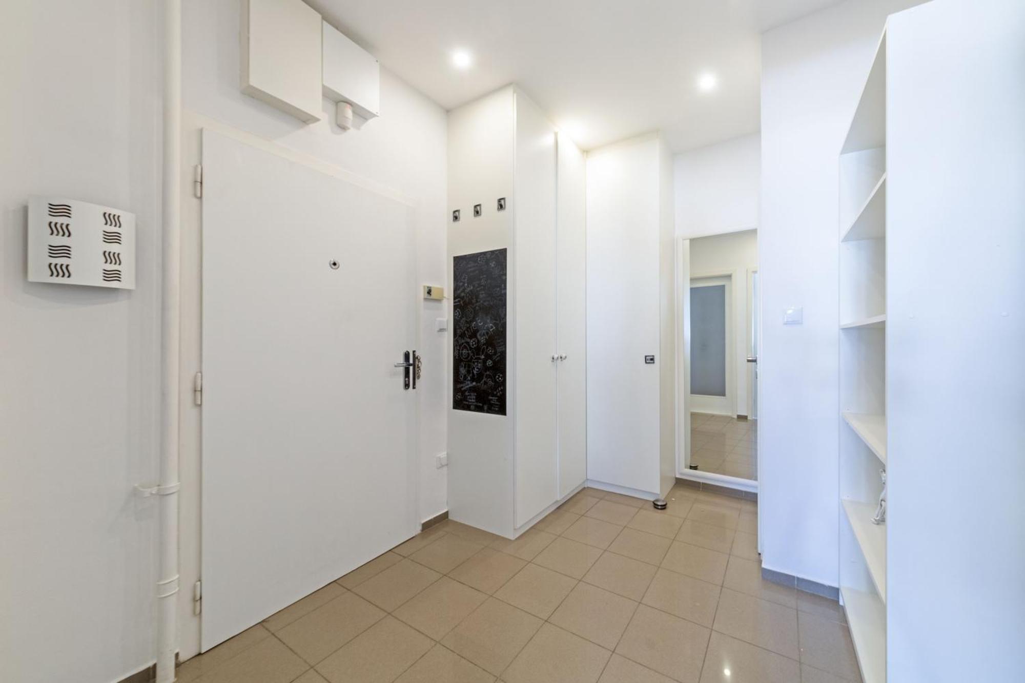 Gorgeous City Center Apartment In Bratislava With Free Parking Kültér fotó