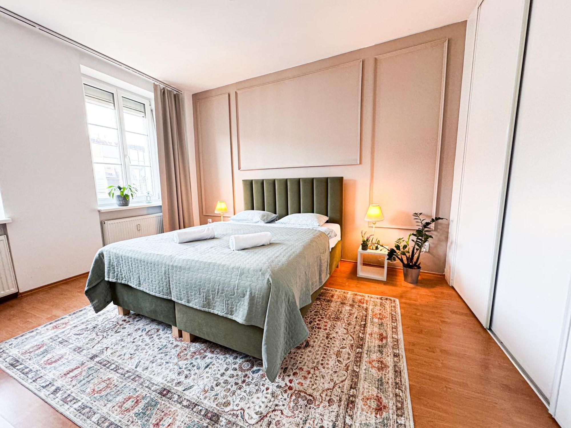 Gorgeous City Center Apartment In Bratislava With Free Parking Kültér fotó